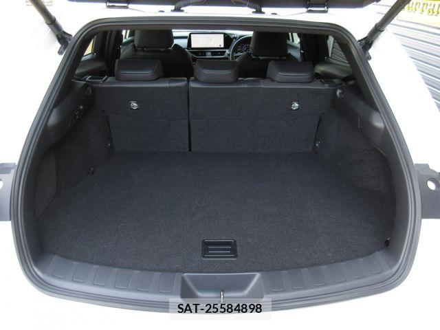 Lexus UX 2024-01 8366798-28