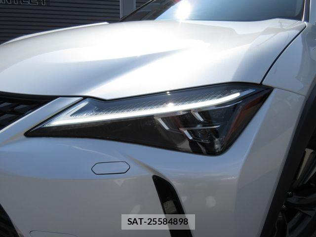 Lexus UX 2024-01 8366798-6