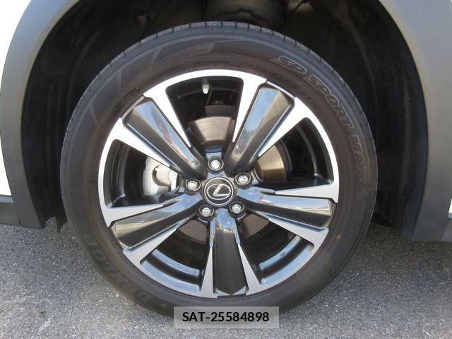 Lexus UX 2024-01 8366798-7
