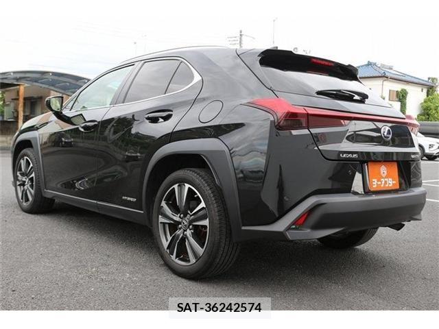 Lexus UX 2019-10 8371811-22