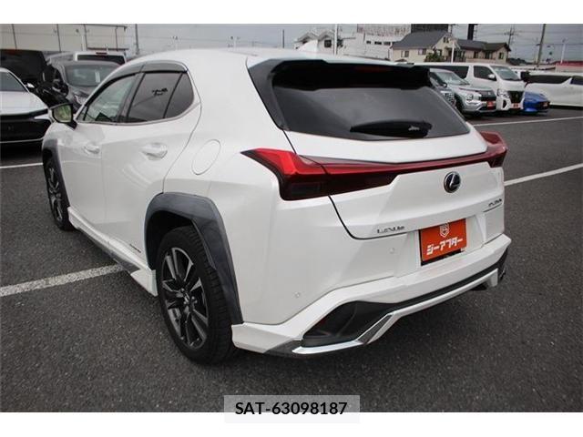 Lexus UX 2019-08 8371809-10