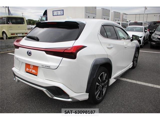 Lexus UX 2019-08 8371809-12