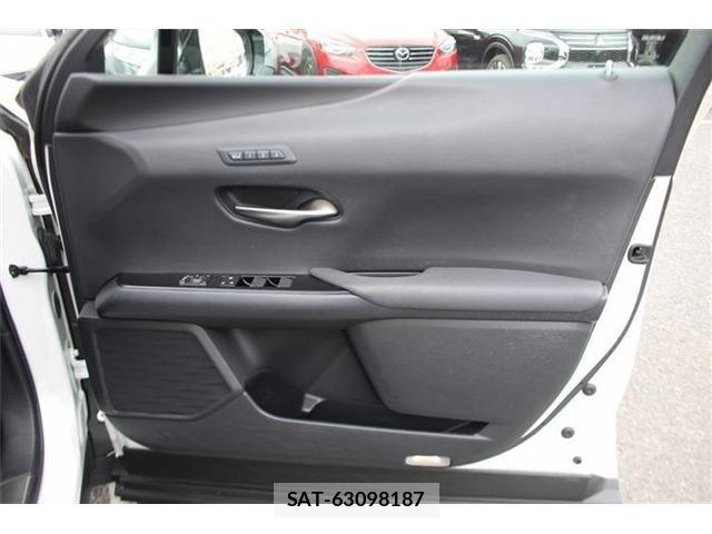 Lexus UX 2019-08 8371809-28