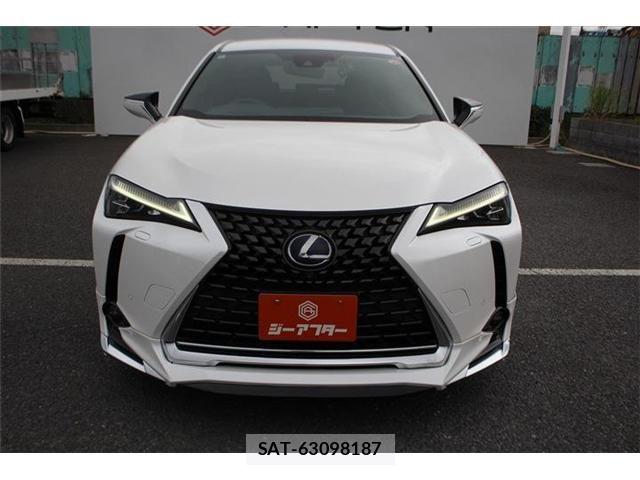 Lexus UX 2019-08 8371809-7