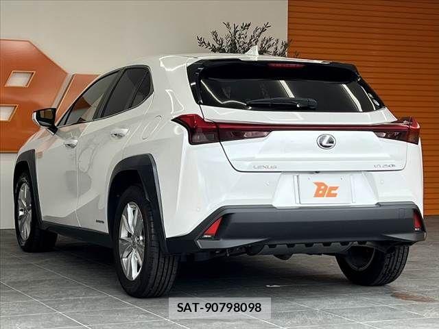 Lexus UX 2019-03 8413349-12