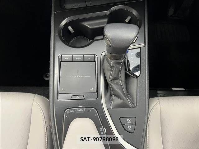 Lexus UX 2019-03 8413349-24