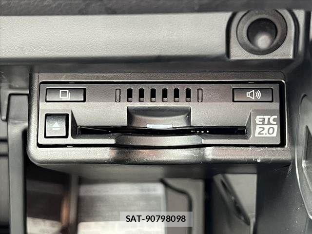 Lexus UX 2019-03 8413349-6