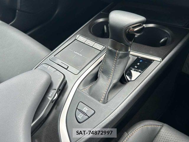 Lexus UX 2022-02 8413348-13