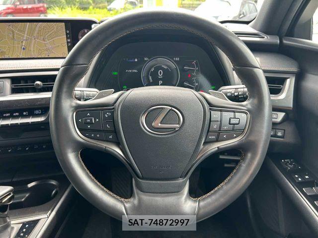 Lexus UX 2022-02 8413348-16