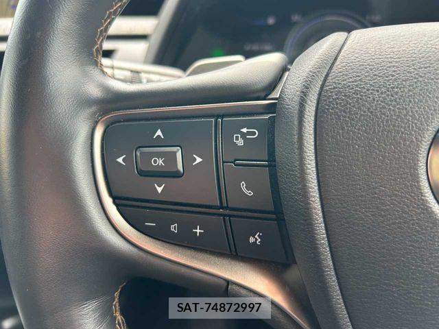 Lexus UX 2022-02 8413348-17