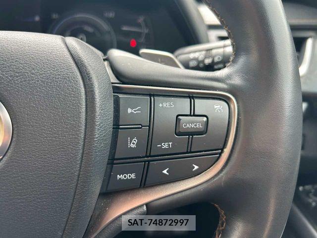 Lexus UX 2022-02 8413348-18