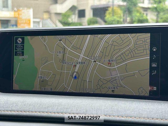 Lexus UX 2022-02 8413348-5