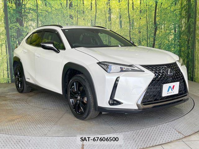 Lexus UX 2021-03 8438365-15