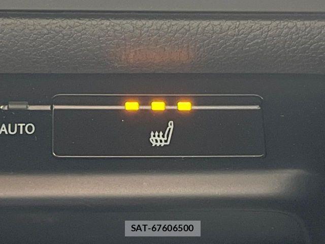 Lexus UX 2021-03 8438365-5
