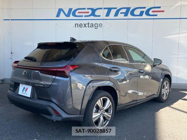 Lexus UX 2023-08 8438364-16
