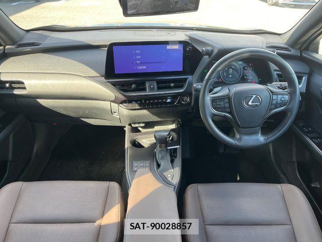 Lexus UX 2023-08 8438364-1