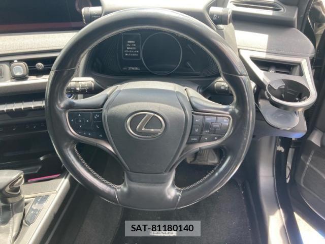 Lexus UX 2019-12 8485659-9