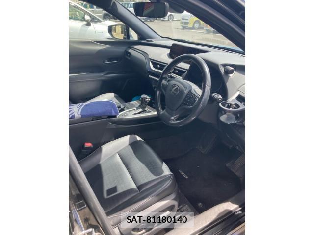 Lexus UX 2019-12 8485659-8