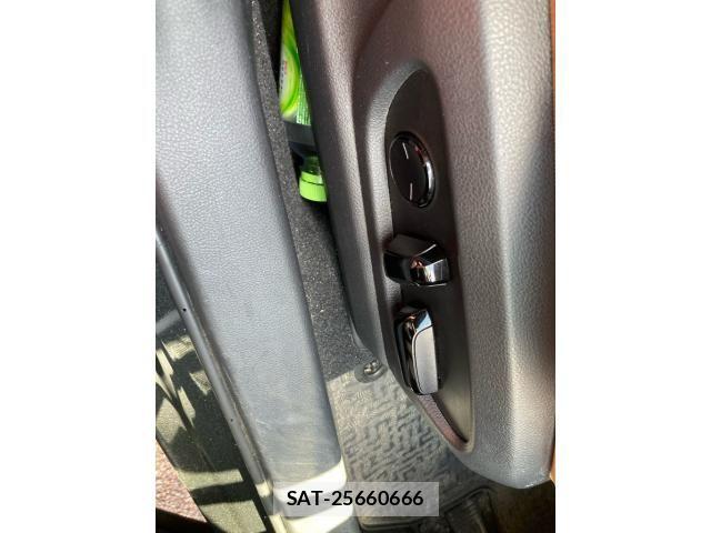 Lexus UX 2024-01 8485658-13