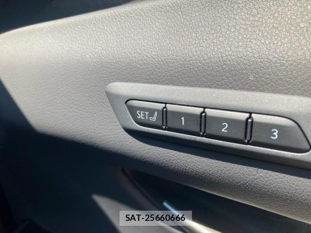 Lexus UX 2024-01 8485658-15