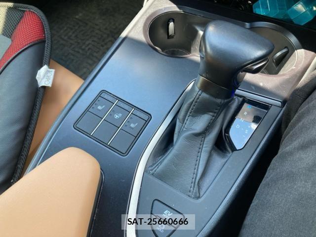 Lexus UX 2024-01 8485658-20