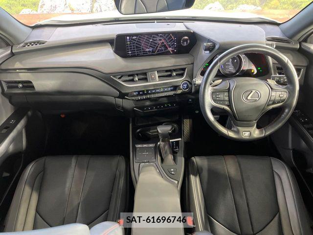 Lexus UX 2021-03 8525601-2
