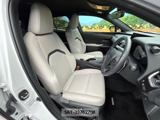 Lexus UX 2022-02 8525600-7