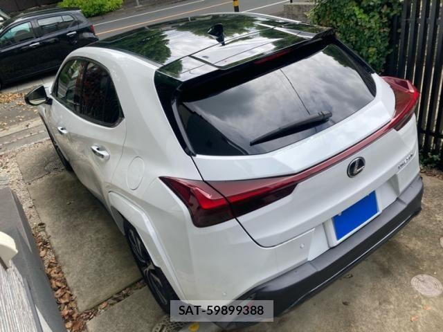 Lexus UX 2023-09 8562502-2
