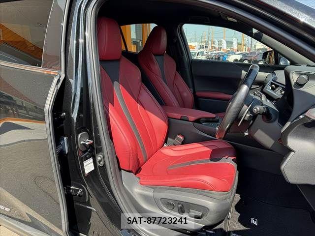 Lexus UX 2019-10 8562501-15