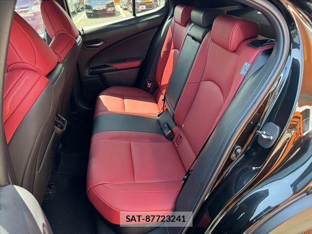 Lexus UX 2019-10 8562501-18