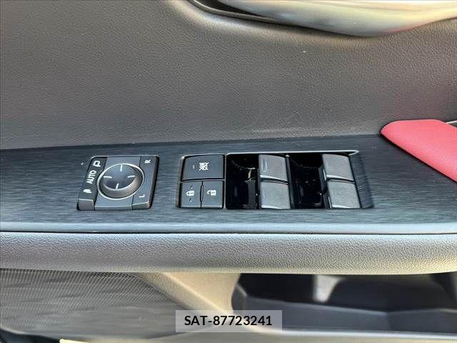 Lexus UX 2019-10 8562501-20