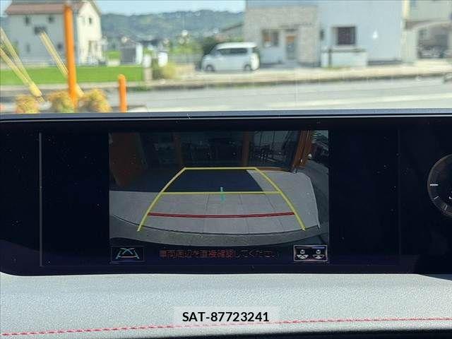 Lexus UX 2019-10 8562501-3