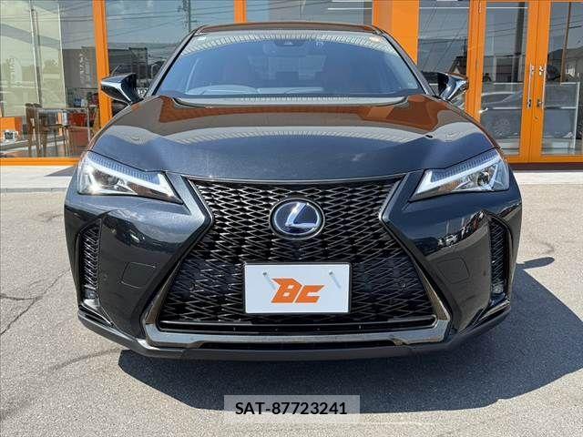 Lexus UX 2019-10 8562501-8