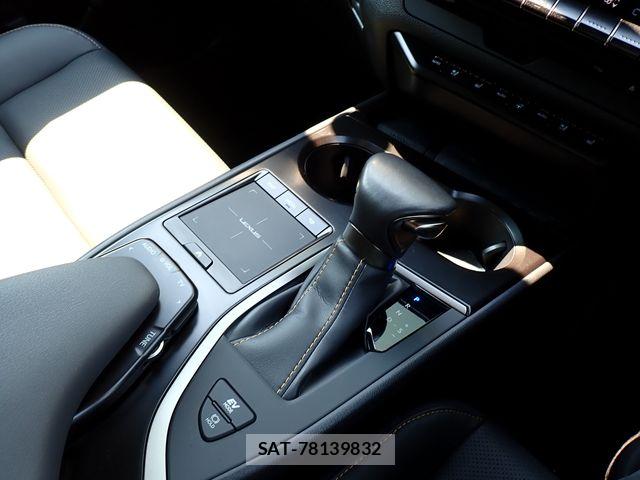 Lexus UX 2021-09 8562504-23