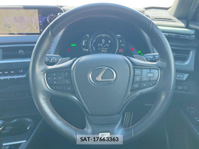 Lexus UX 2019-02 8627539-12
