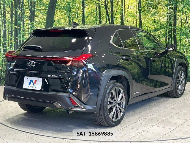 Lexus UX 2020-10 8666432-15