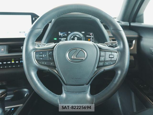 Lexus UX 2023-07 8685882-15
