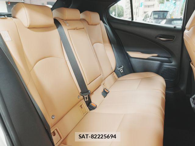 Lexus UX 2023-07 8685882-20