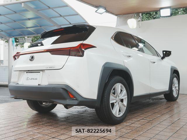 Lexus UX 2023-07 8685882-27