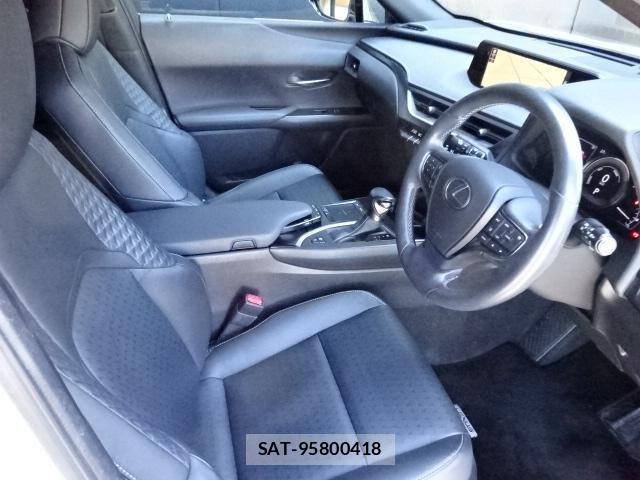 Lexus UX 2019-08 8685881-10