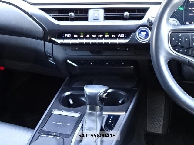 Lexus UX 2019-08 8685881-17