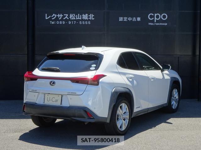 Lexus UX 2019-08 8685881-3