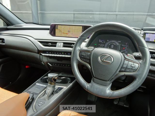 Lexus UX 2021-01 8685880-13