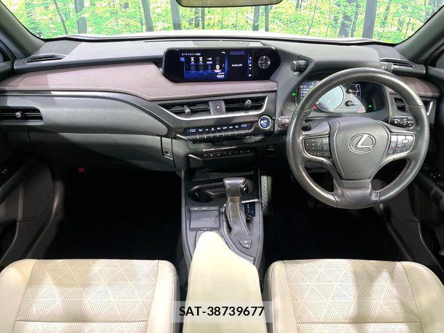 Lexus UX 2019-12 8743534-1