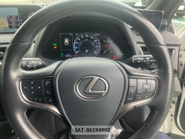 Lexus UX 2019-03 8743542-24