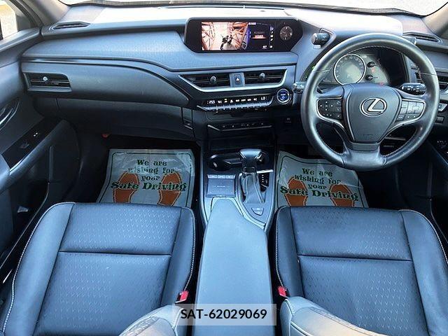 Lexus UX 2018-12 8743543-1