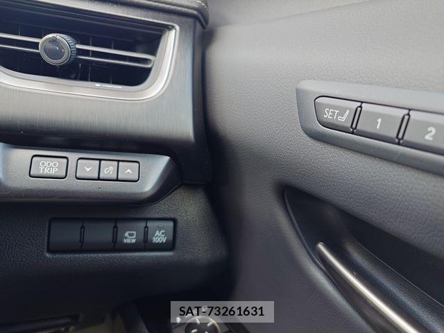 Lexus UX 2021-07 8743540-18