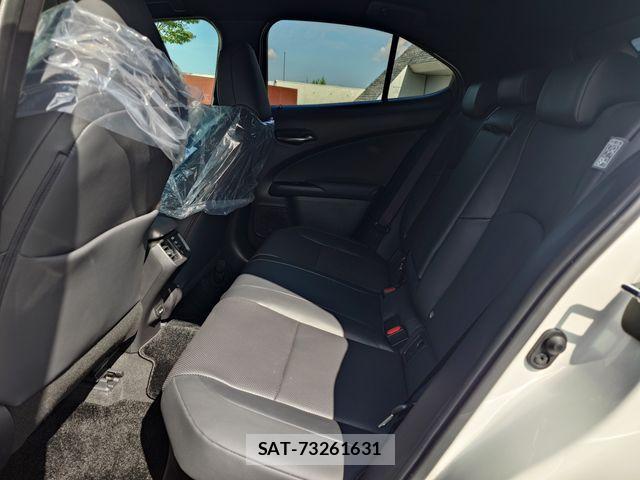Lexus UX 2021-07 8743540-21