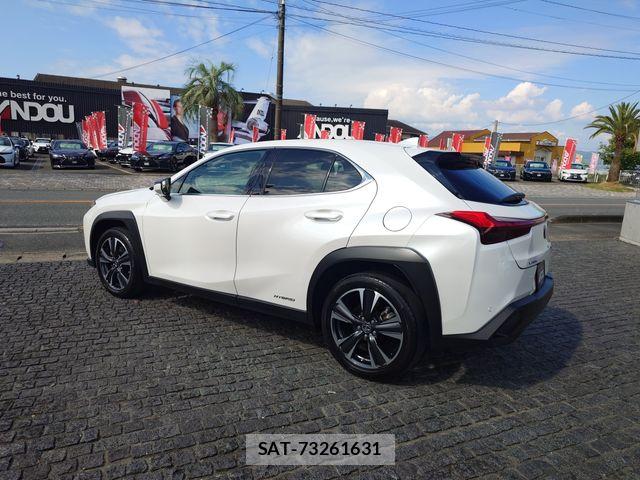 Lexus UX 2021-07 8743540-3