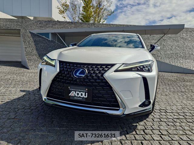 Lexus UX 2021-07 8743540-5